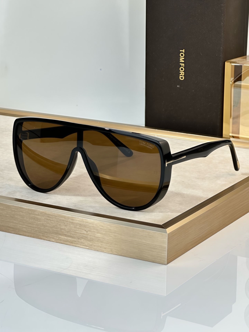 TOM FORD